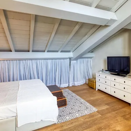 公寓 Relais Duomo 彼得拉桑塔